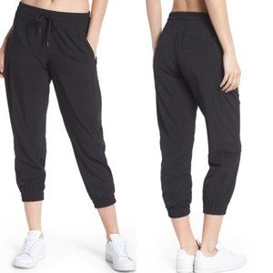 Zella Out & About Capri jogger